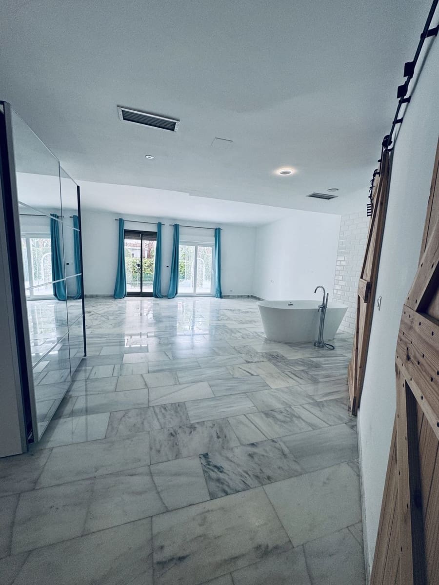 3 sypialnia Apartament na sprzedaż w Marbella z basenem - 780 000 € (Ref: 9691594)