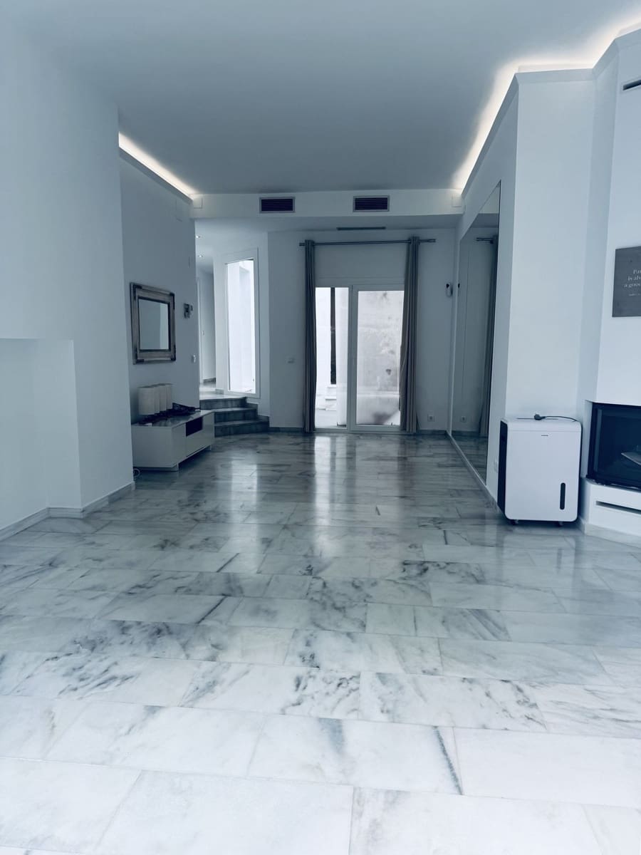 3 sypialnia Apartament na sprzedaż w Marbella z basenem - 780 000 € (Ref: 9691594)