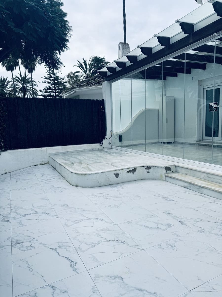 3 sypialnia Apartament na sprzedaż w Marbella z basenem - 780 000 € (Ref: 9691594)