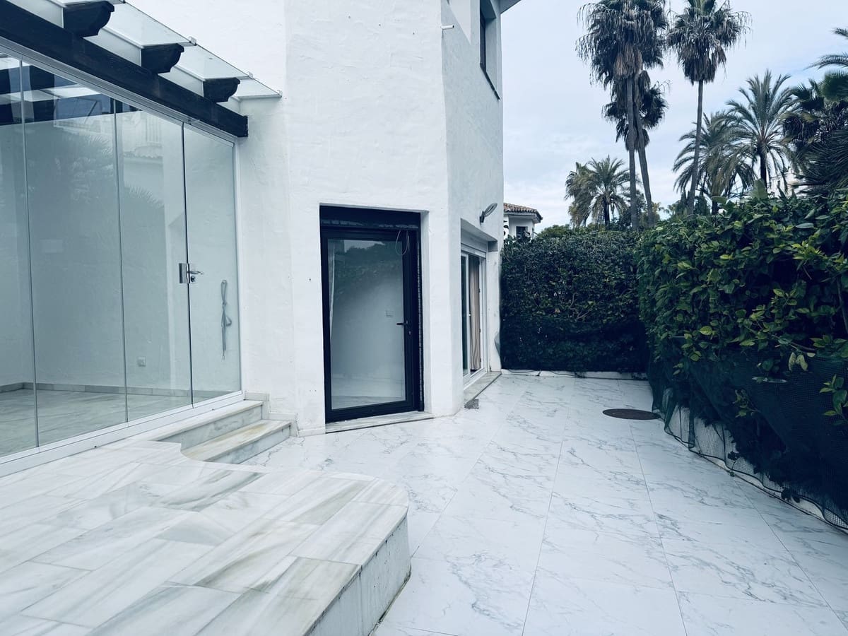 3 sypialnia Apartament na sprzedaż w Marbella z basenem - 780 000 € (Ref: 9691594)