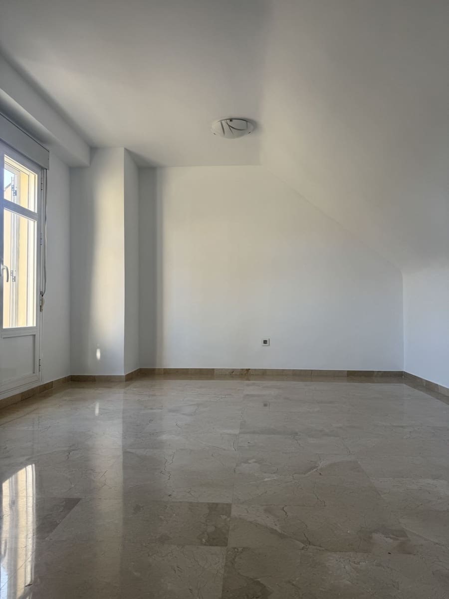 5 sovrum Hus till salu i Marbella med pool garage - 850 000 € (Ref: 9691596)