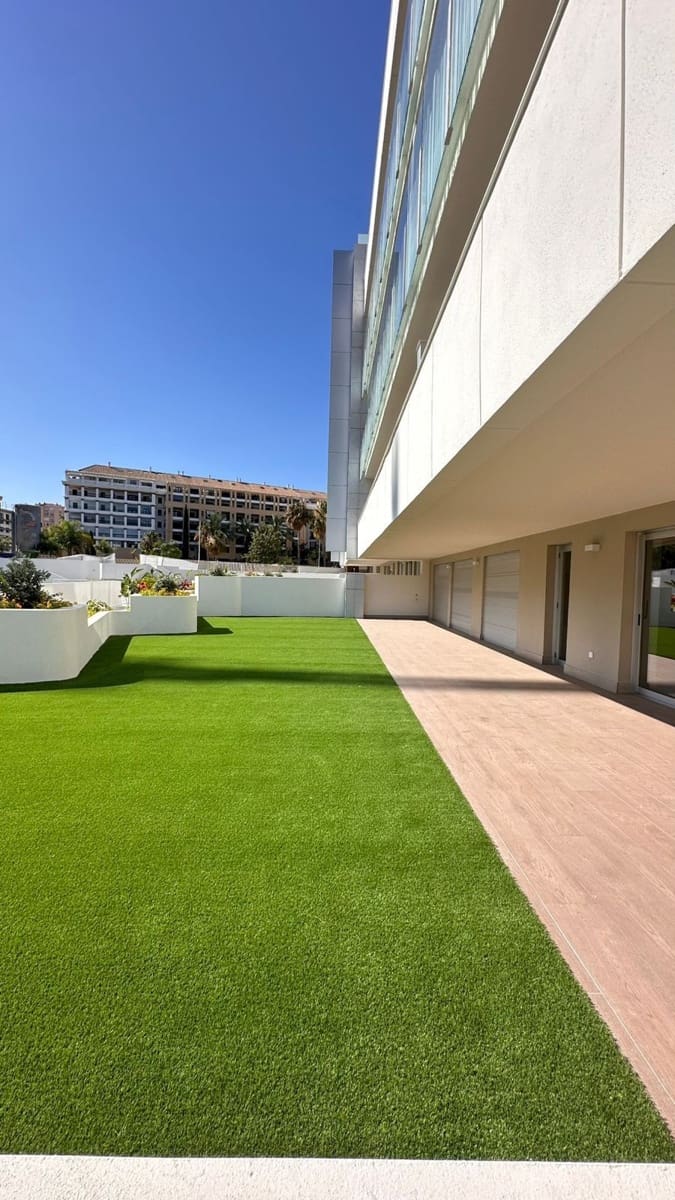 Apartamento de 3 habitaciones en San Pedro de Alcantara en venta con piscina garaje - 1.099.000 € (Ref: 9691601)