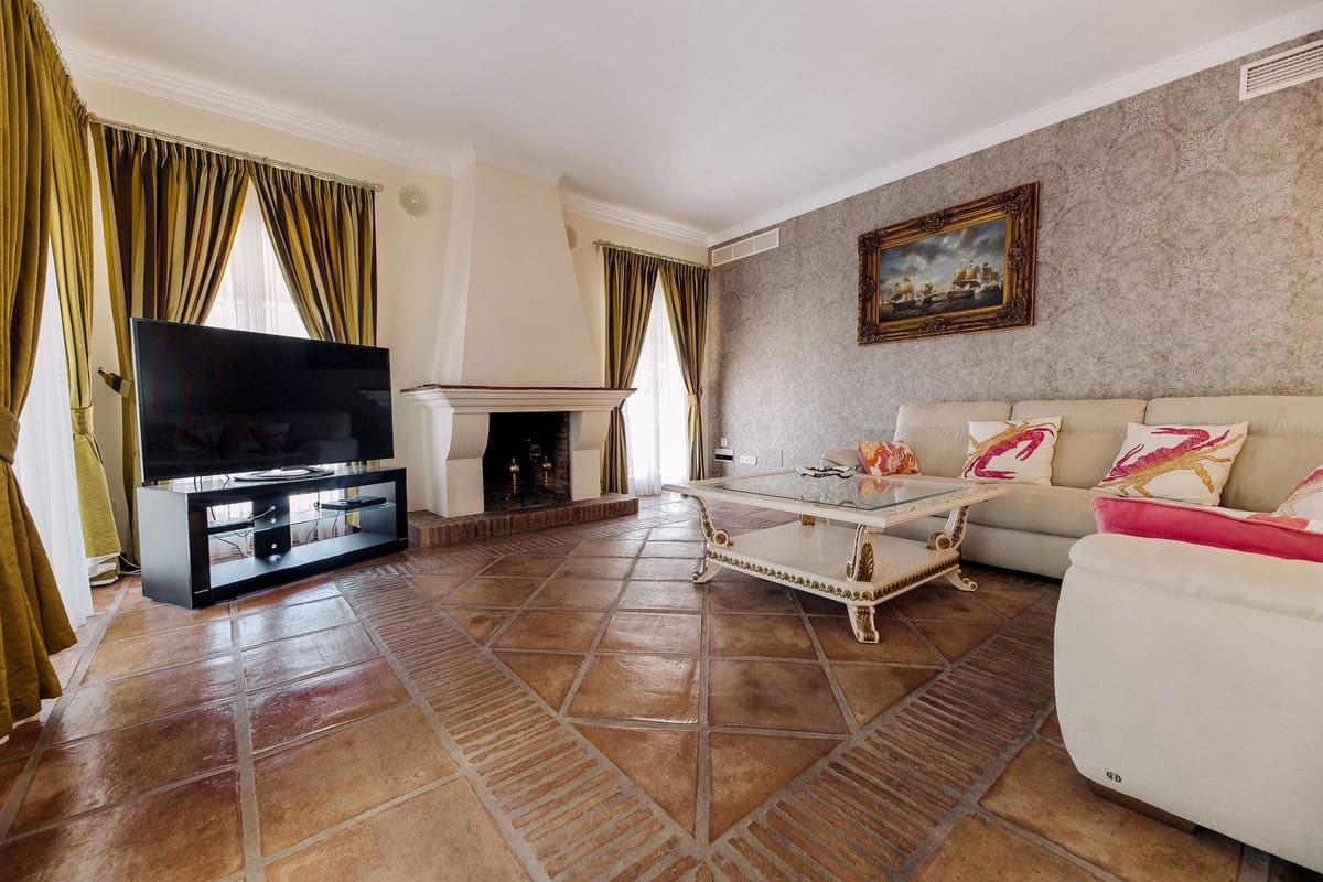 5 Zimmer Villa zu verkaufen in Bahia de Marbella mit Pool Garage - 3.595.000 € (Ref: 9691605)