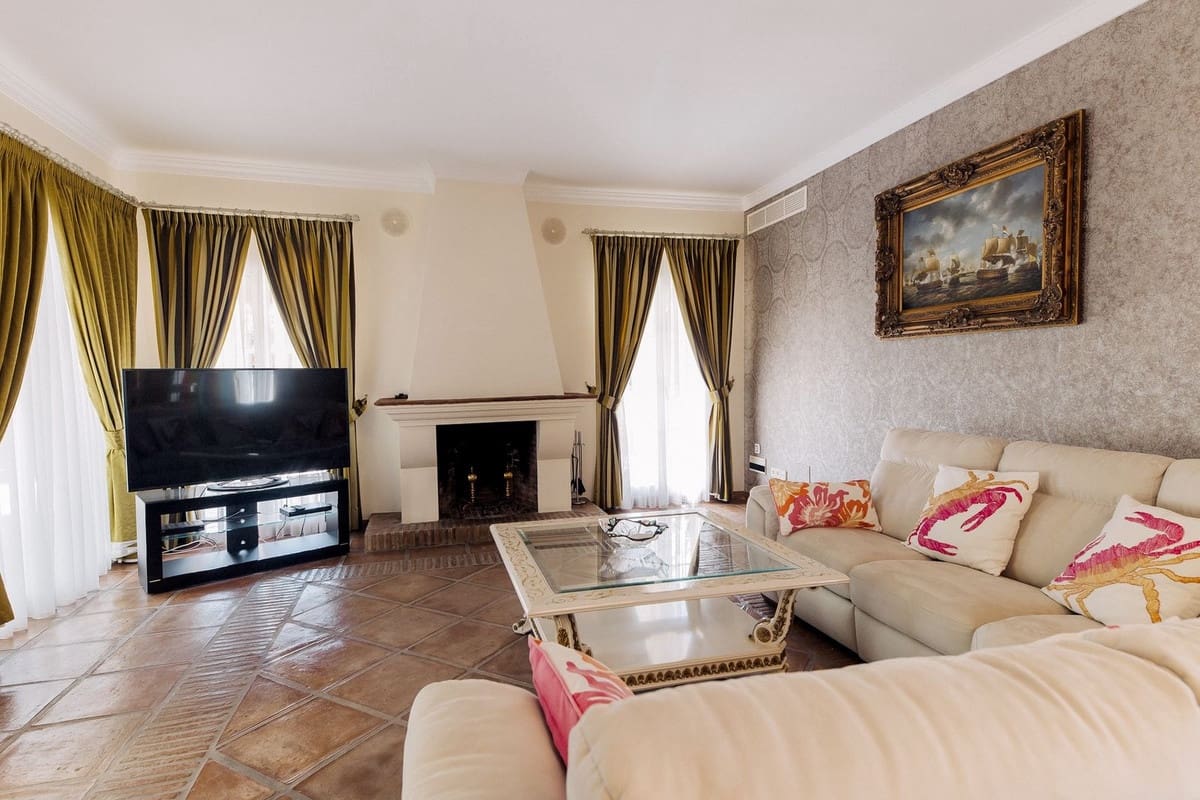 5 Zimmer Villa zu verkaufen in Bahia de Marbella mit Pool Garage - 3.595.000 € (Ref: 9691605)