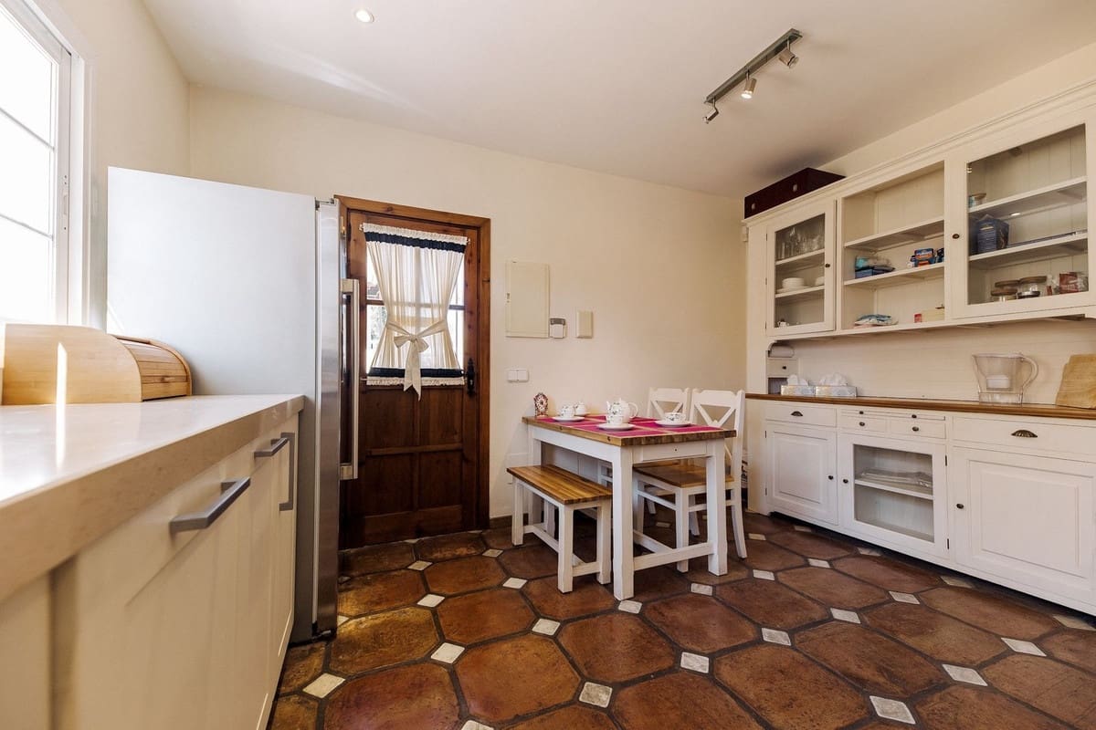 5 Zimmer Villa zu verkaufen in Bahia de Marbella mit Pool Garage - 3.595.000 € (Ref: 9691605)