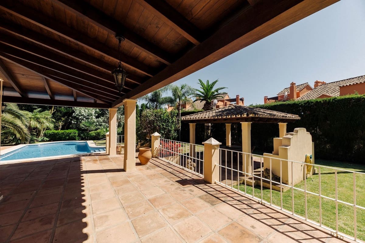 5 Zimmer Villa zu verkaufen in Bahia de Marbella mit Pool Garage - 3.595.000 € (Ref: 9691605)