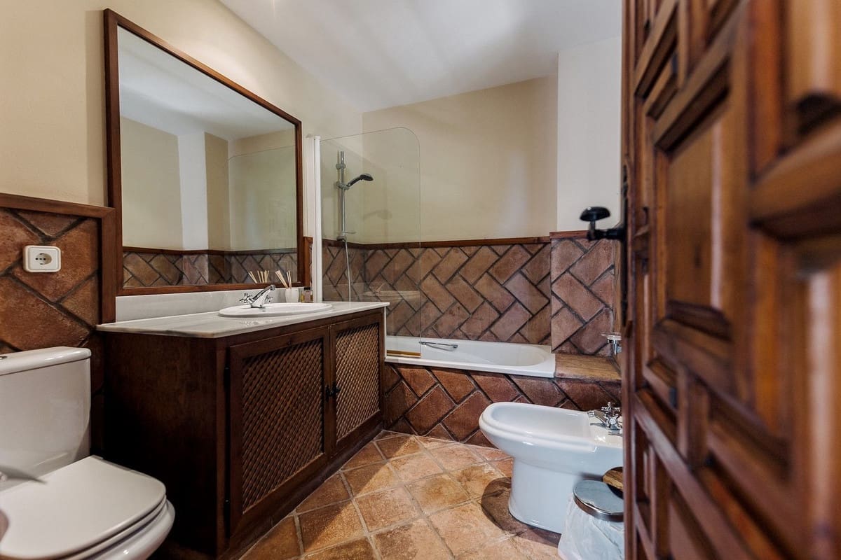 5 Zimmer Villa zu verkaufen in Bahia de Marbella mit Pool Garage - 3.595.000 € (Ref: 9691605)