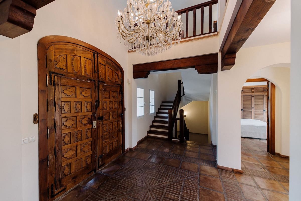 5 Zimmer Villa zu verkaufen in Bahia de Marbella mit Pool Garage - 3.595.000 € (Ref: 9691605)