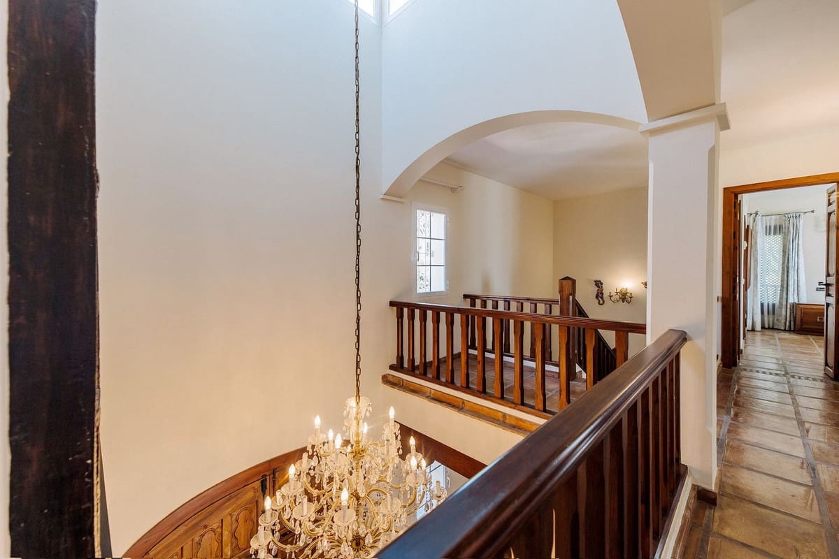 5 Zimmer Villa zu verkaufen in Bahia de Marbella mit Pool Garage - 3.595.000 € (Ref: 9691605)