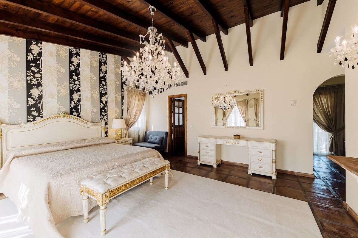 5 Zimmer Villa zu verkaufen in Bahia de Marbella mit Pool Garage - 3.595.000 € (Ref: 9691605)