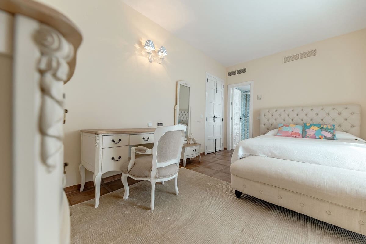 5 Zimmer Villa zu verkaufen in Bahia de Marbella mit Pool Garage - 3.595.000 € (Ref: 9691605)