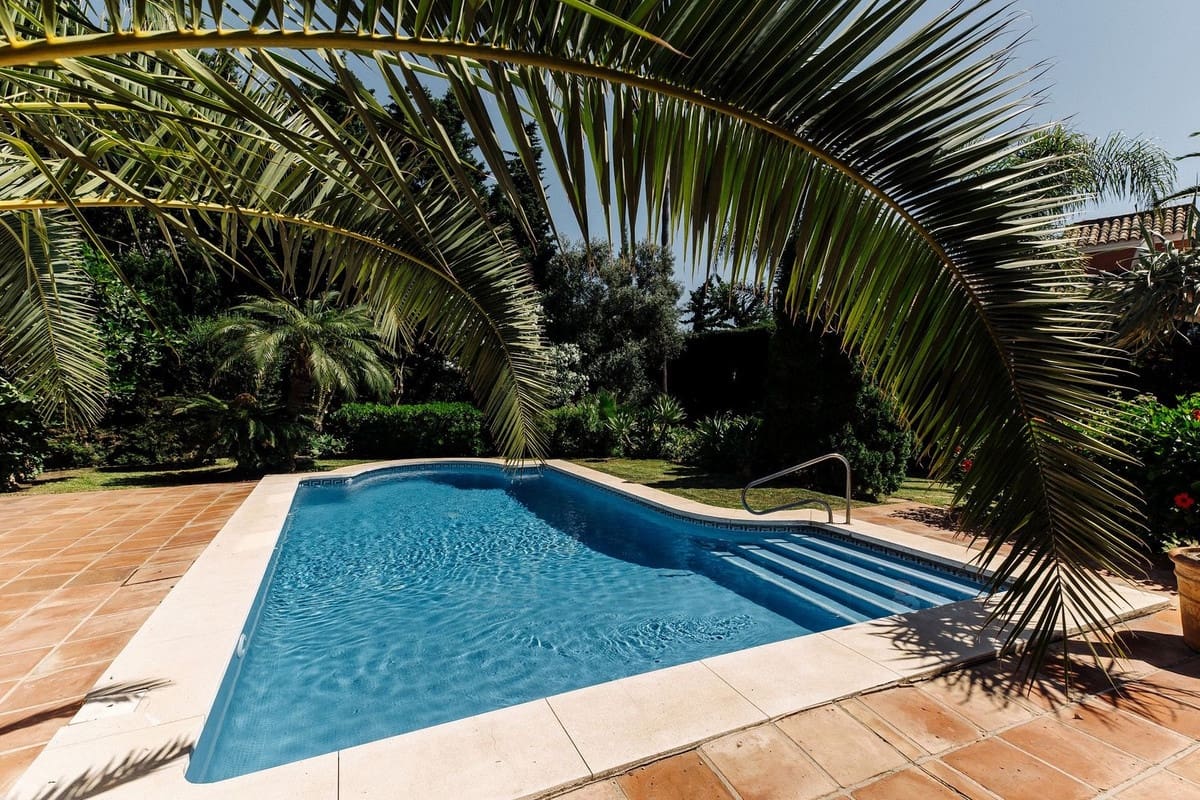 5 Zimmer Villa zu verkaufen in Bahia de Marbella mit Pool Garage - 3.595.000 € (Ref: 9691605)