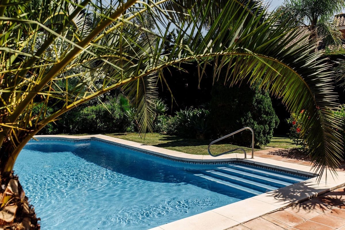 5 Zimmer Villa zu verkaufen in Bahia de Marbella mit Pool Garage - 3.595.000 € (Ref: 9691605)