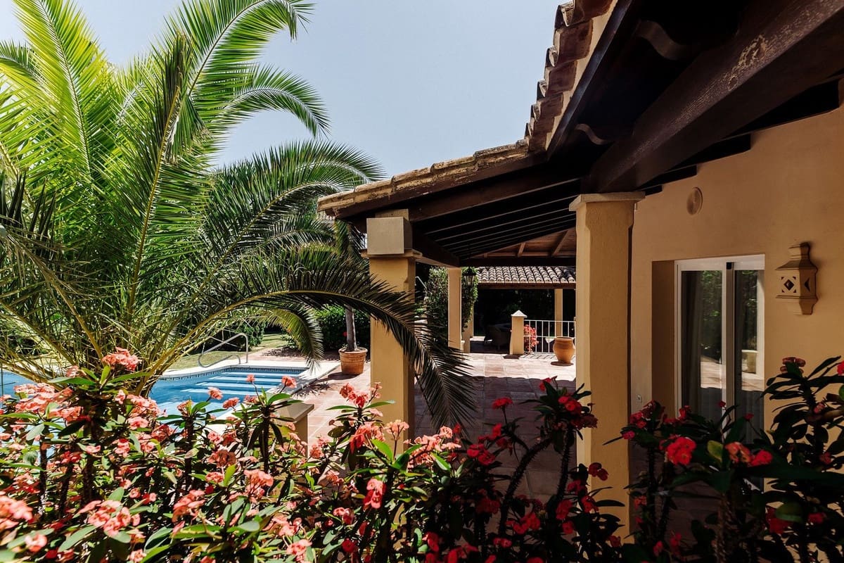 5 Zimmer Villa zu verkaufen in Bahia de Marbella mit Pool Garage - 3.595.000 € (Ref: 9691605)