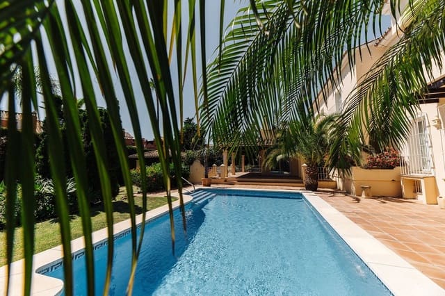 5 soverom Villa til salgs i Bahía de Marbella, Marbella med svømmebasseng garasje - € 3 595 000 (Ref: 9691605)