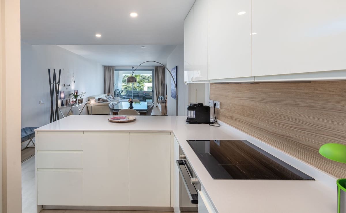 2 sypialnia Apartament na sprzedaż w New Golden Mile z basenem garażem - 499 000 € (Ref: 9691606)