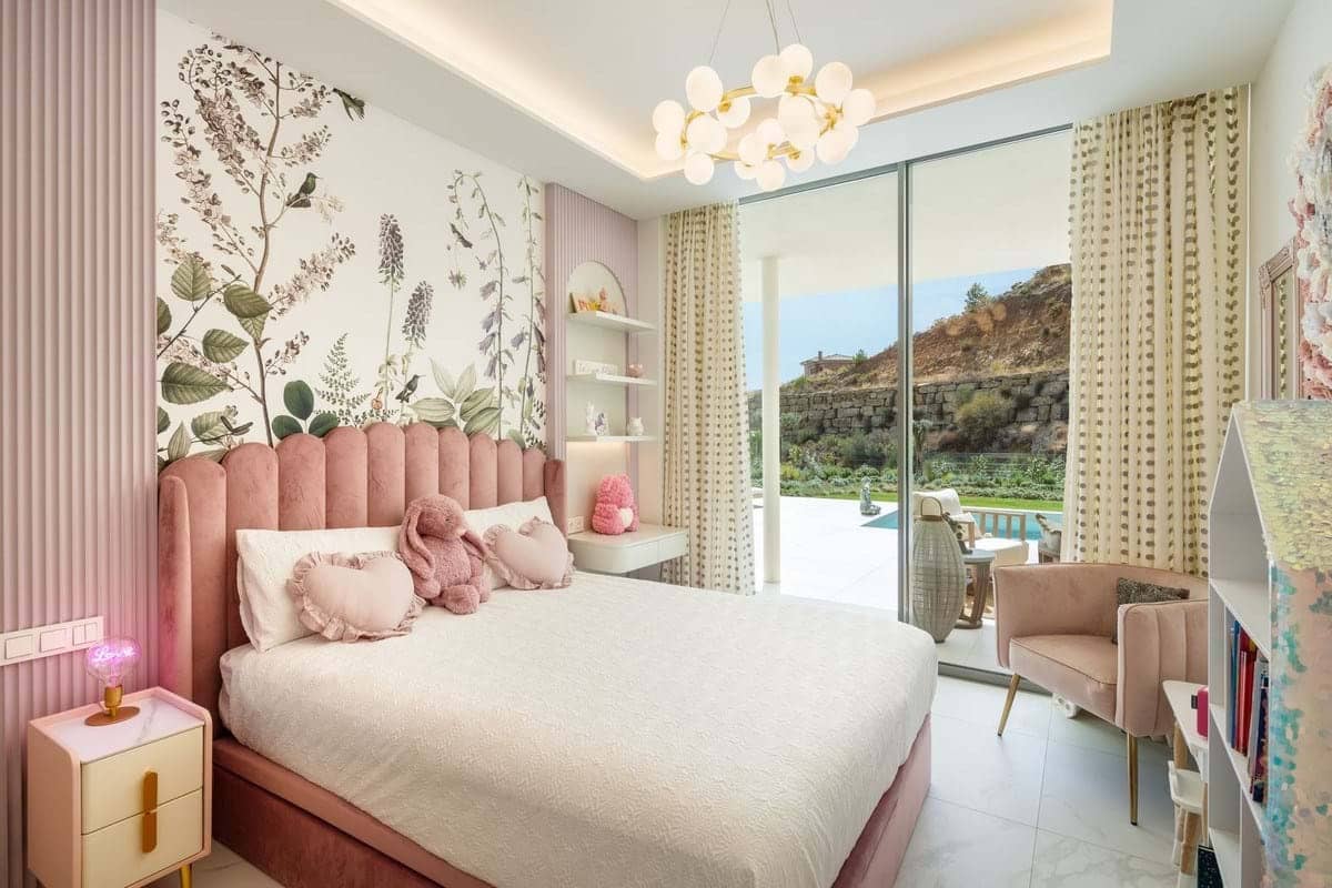 3 bedroom Apartment for sale in Benalmadena with pool garage - € 1,450,000 (Ref: 9694010)