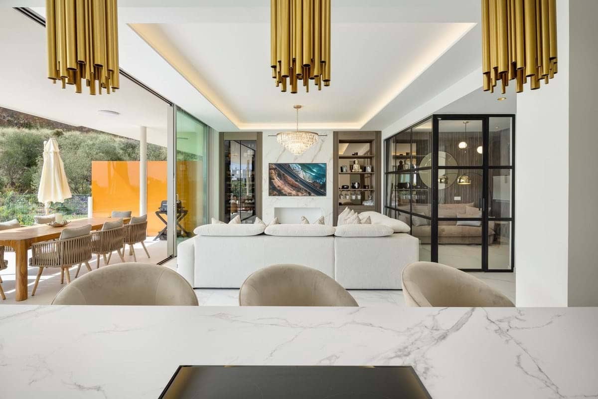 3 bedroom Apartment for sale in Benalmadena with pool garage - € 1,450,000 (Ref: 9694010)