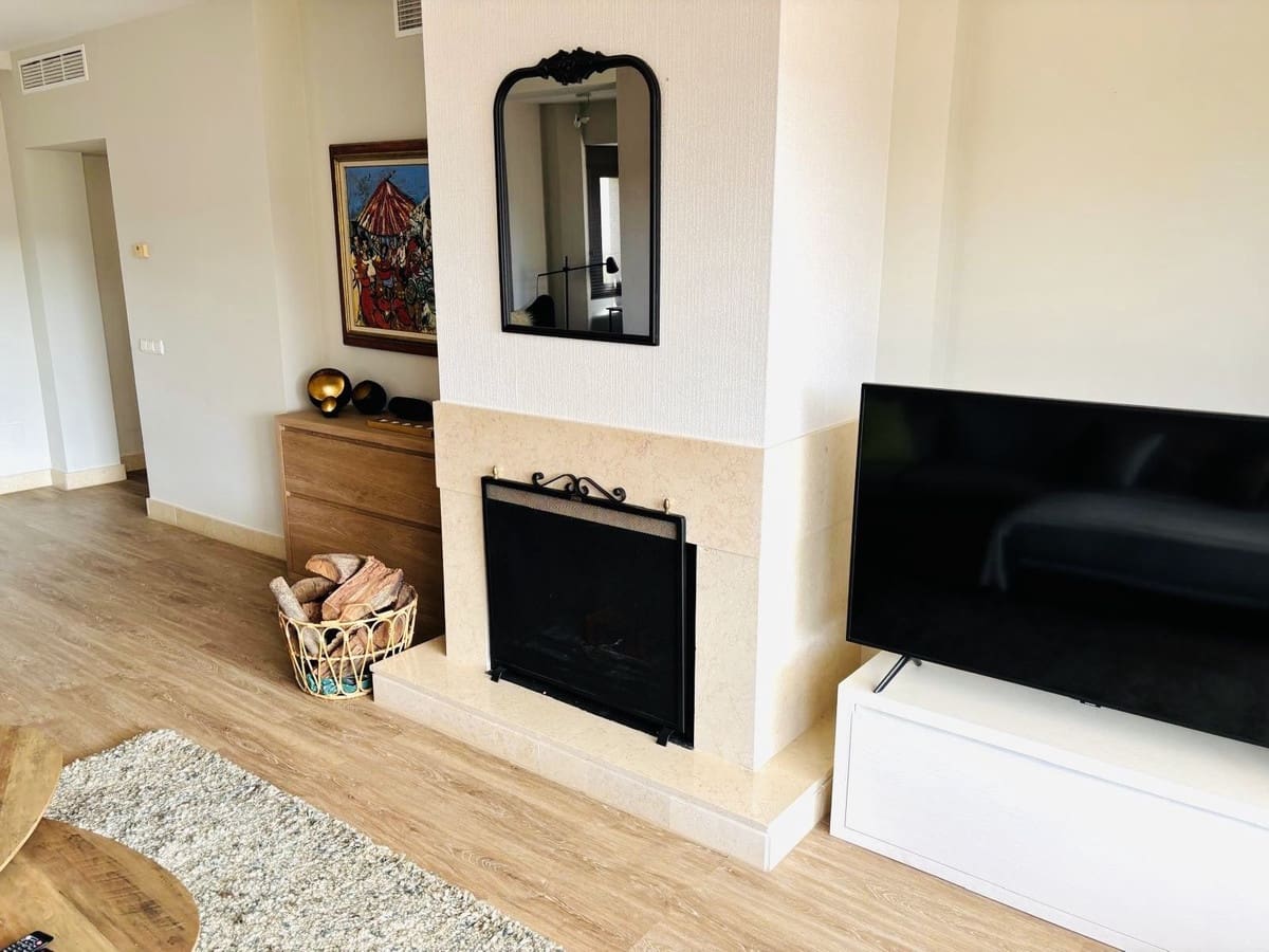 3 sypialnia Penthouse na sprzedaż w Benahavis z basenem garażem - 975 000 € (Ref: 9694012)