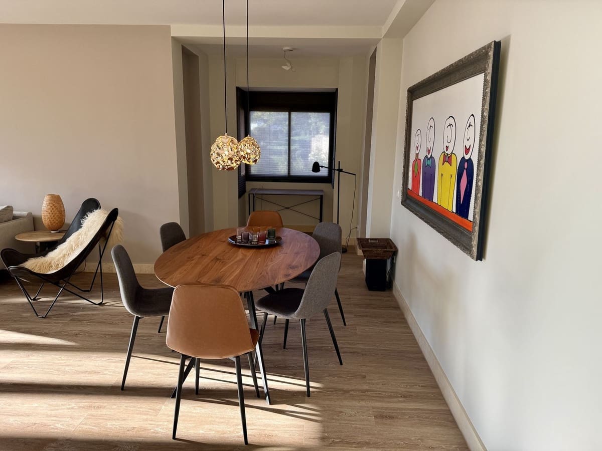 3 sypialnia Penthouse na sprzedaż w Benahavis z basenem garażem - 975 000 € (Ref: 9694012)