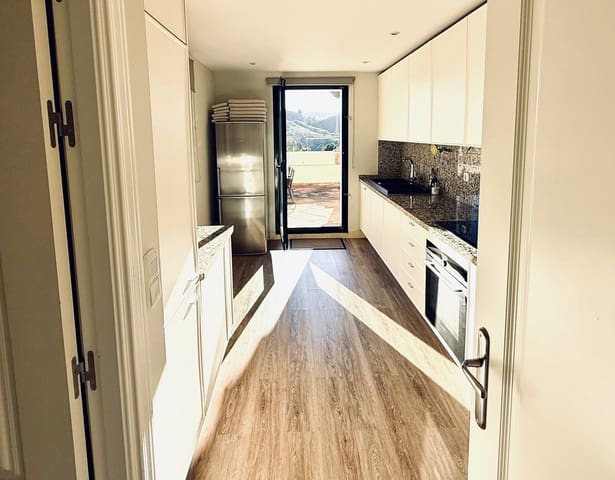 3 sypialnia Penthouse na sprzedaż w Benahavís z basenem garażem - 975 000 € (Ref: 9694012)