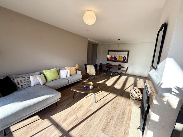 3 sypialnia Penthouse na sprzedaż w Benahavís z basenem garażem - 975 000 € (Ref: 9694012)