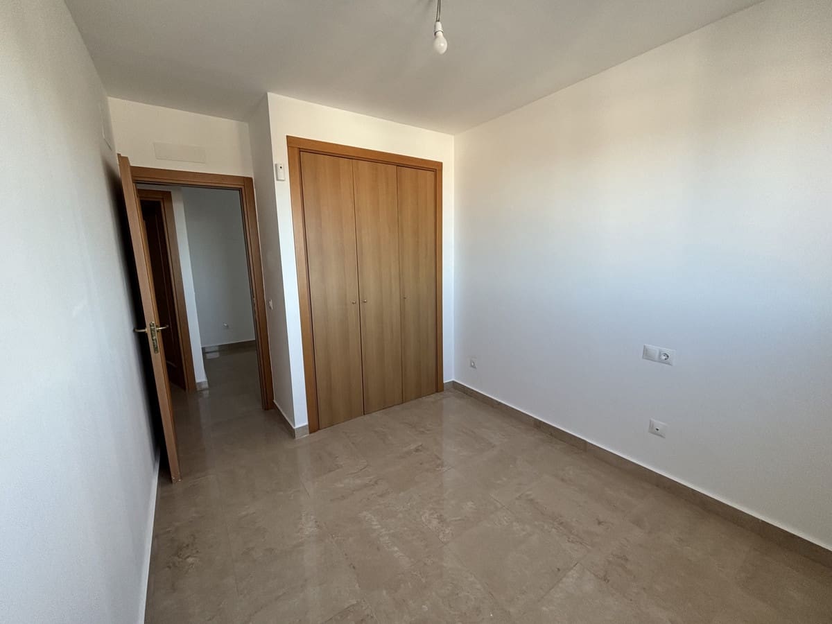 2 soveværelse Lejlighed til salg i La Duquesa / Puerto de la Duquesa med swimmingpool - € 179.500 (Ref: 9694079)