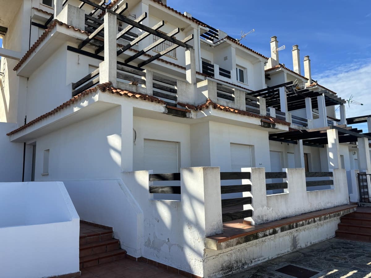 2 soveværelse Lejlighed til salg i La Duquesa / Puerto de la Duquesa med swimmingpool - € 179.500 (Ref: 9694079)