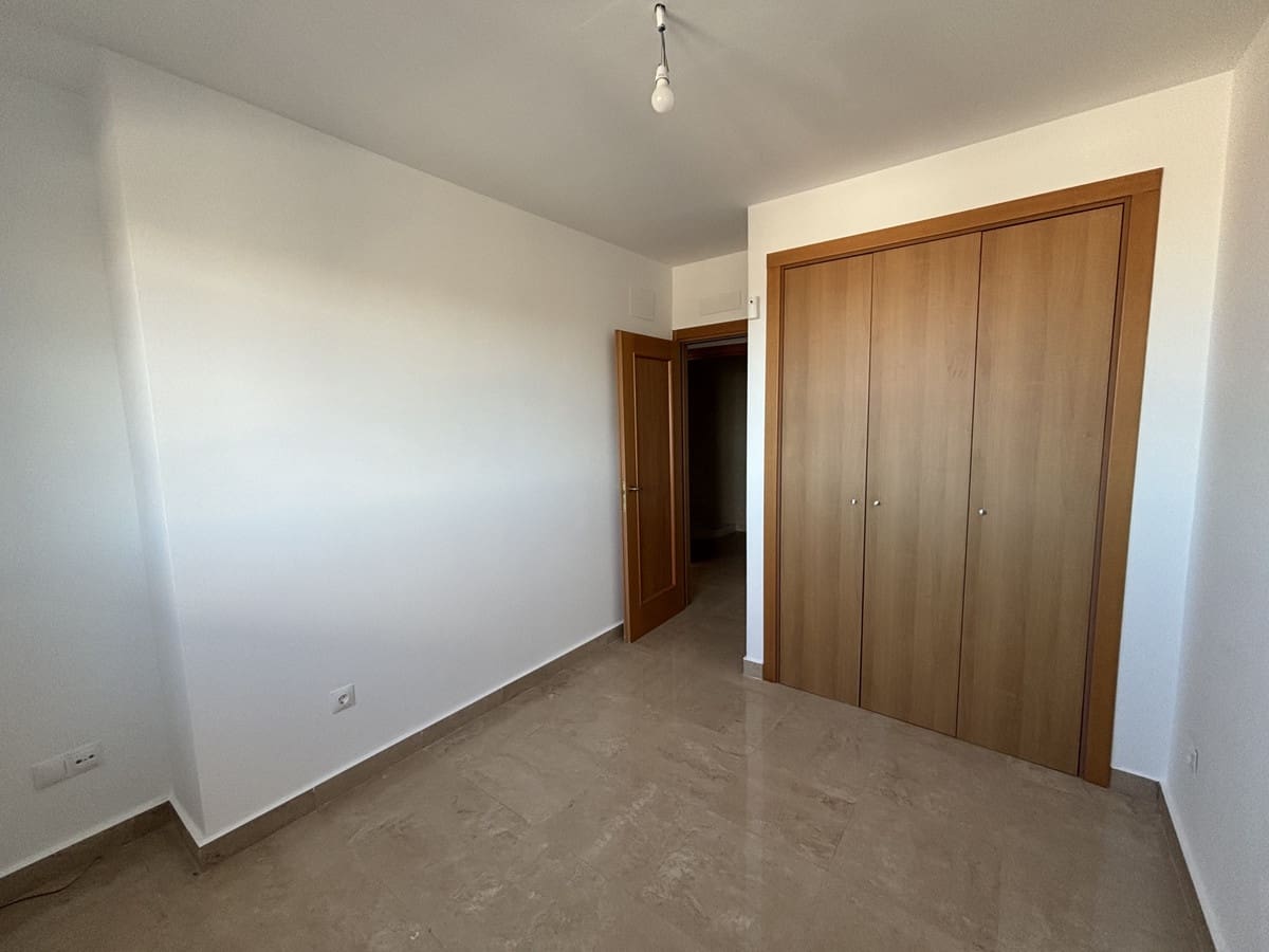 2 soveværelse Lejlighed til salg i La Duquesa / Puerto de la Duquesa med swimmingpool - € 179.500 (Ref: 9694079)