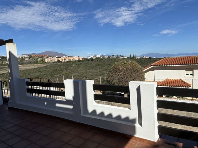 2 soveværelse Lejlighed til salg i La Duquesa / Puerto de la Duquesa, Manilva med swimmingpool - € 179.500 (Ref: 9694079)