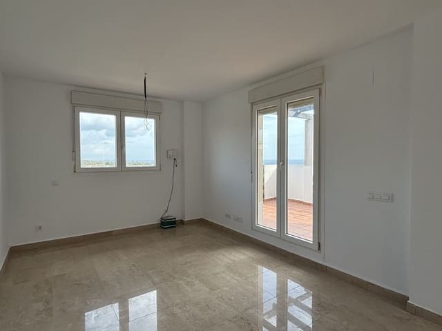 2 soveværelse Lejlighed til salg i La Duquesa / Puerto de la Duquesa, Manilva med swimmingpool - € 193.000 (Ref: 9694099)