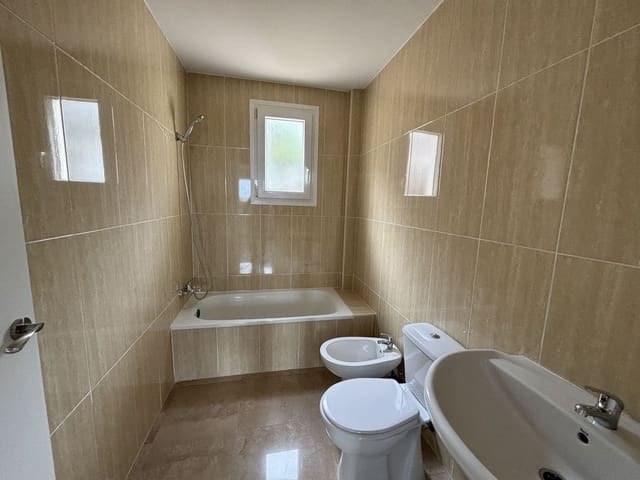 3 soveværelse Lejlighed til salg i La Duquesa / Puerto de la Duquesa, Manilva med swimmingpool - € 258.000 (Ref: 9694135)