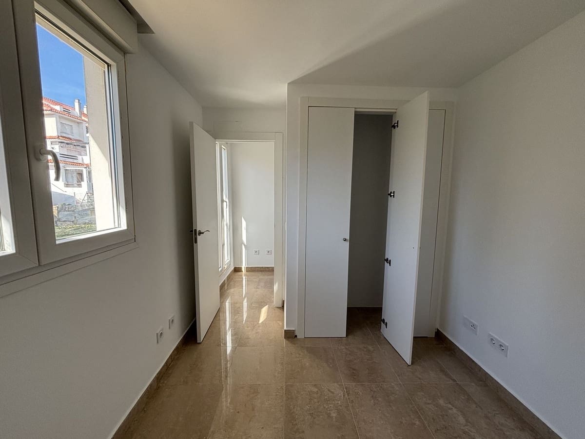 3 soveværelse Penthouse til salg i La Duquesa / Puerto de la Duquesa med swimmingpool - € 368.000 (Ref: 9694138)