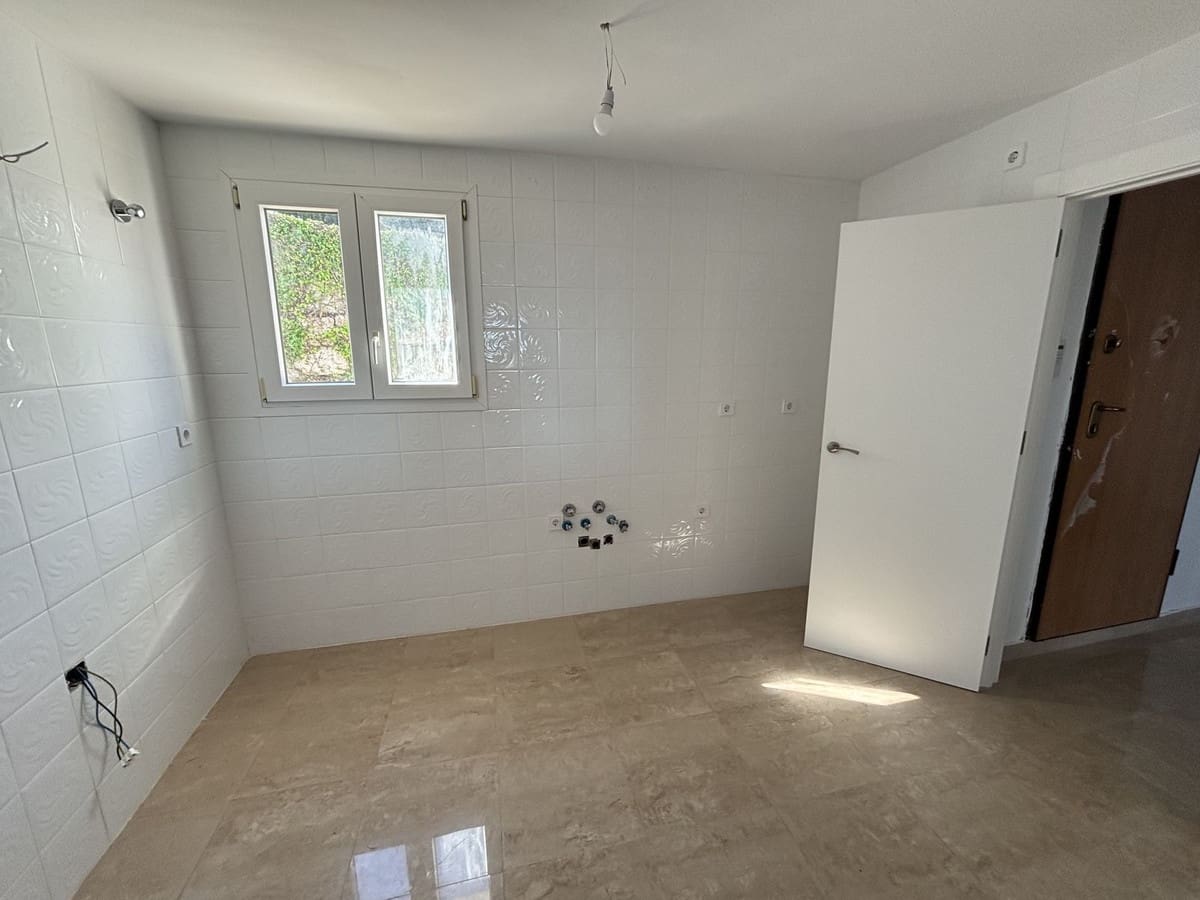 3 soveværelse Penthouse til salg i La Duquesa / Puerto de la Duquesa med swimmingpool - € 368.000 (Ref: 9694138)