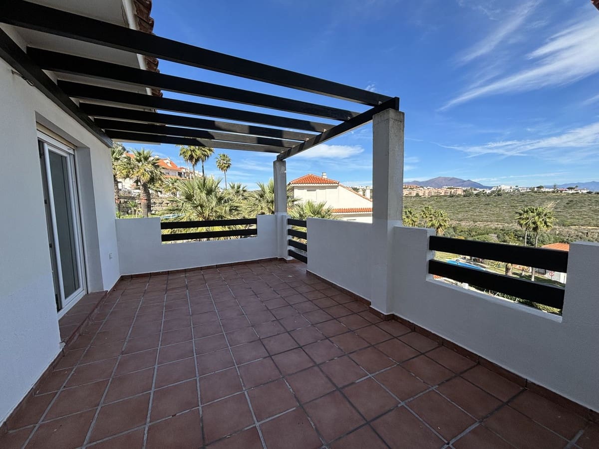 3 soveværelse Penthouse til salg i La Duquesa / Puerto de la Duquesa med swimmingpool - € 368.000 (Ref: 9694138)