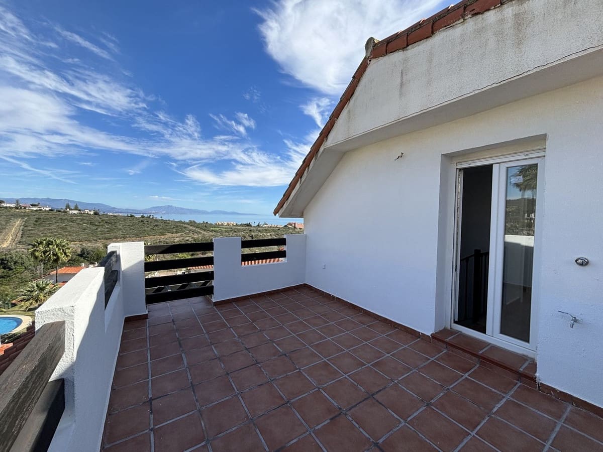 3 soveværelse Penthouse til salg i La Duquesa / Puerto de la Duquesa med swimmingpool - € 368.000 (Ref: 9694138)