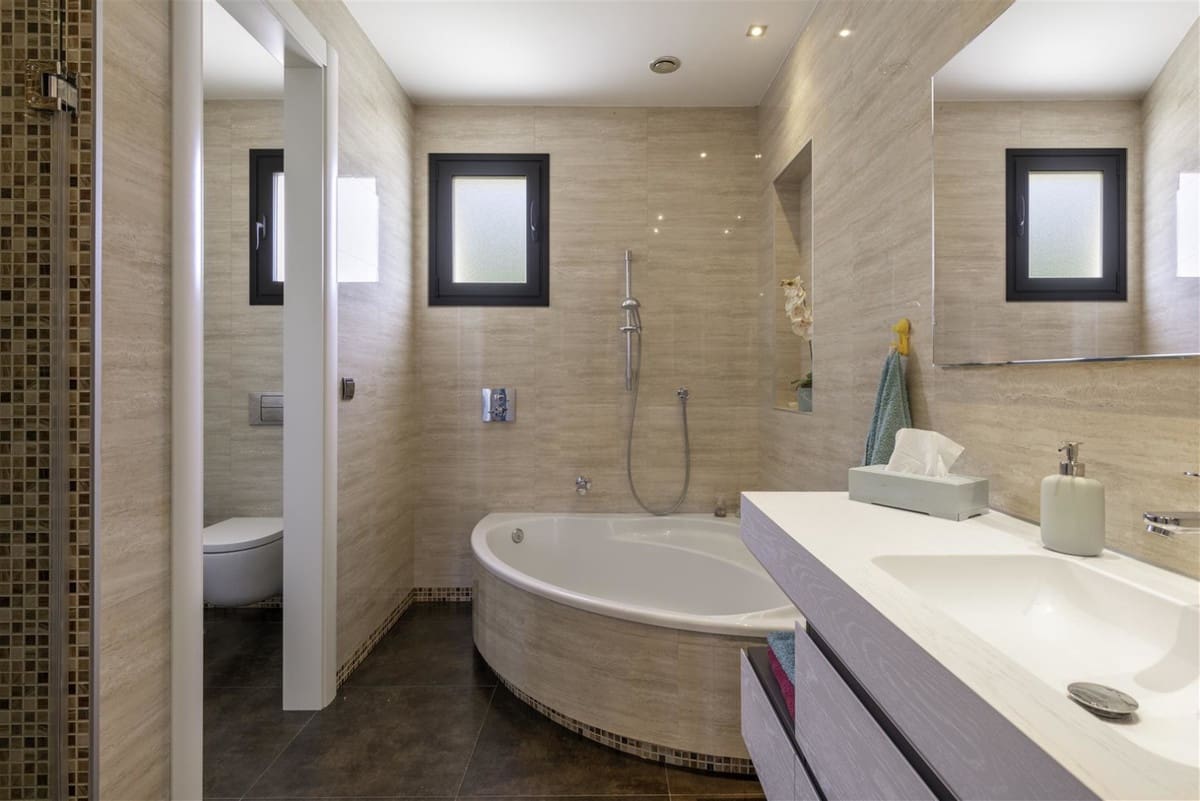 3 camera da letto Villa in vendita in Torremolinos con piscina garage - 988.000 € (Rif: 9694139)