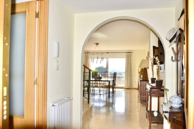 4 sypialnia Penthouse na sprzedaż w Guadalmina Alta, Marbella z basenem garażem - 950 000 € (Ref: 9694144)