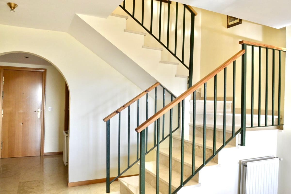 4 sypialnia Penthouse na sprzedaż w Guadalmina z basenem garażem - 950 000 € (Ref: 9694144)