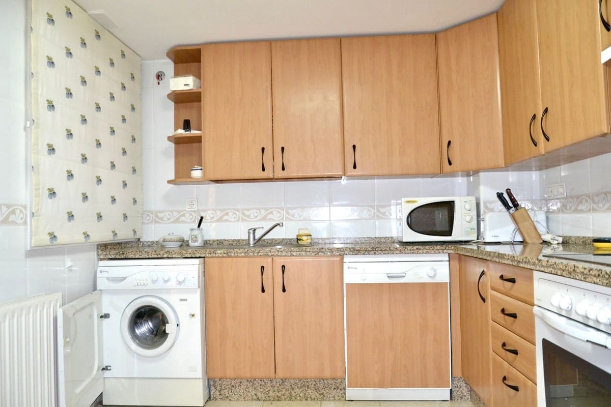 4 sypialnia Penthouse na sprzedaż w Guadalmina z basenem garażem - 950 000 € (Ref: 9694144)