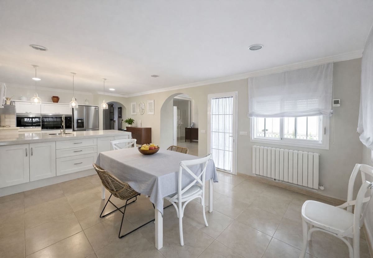 5 sovrum Hus till salu i San Pedro de Alcantara med pool garage - 990 000 € (Ref: 9694146)