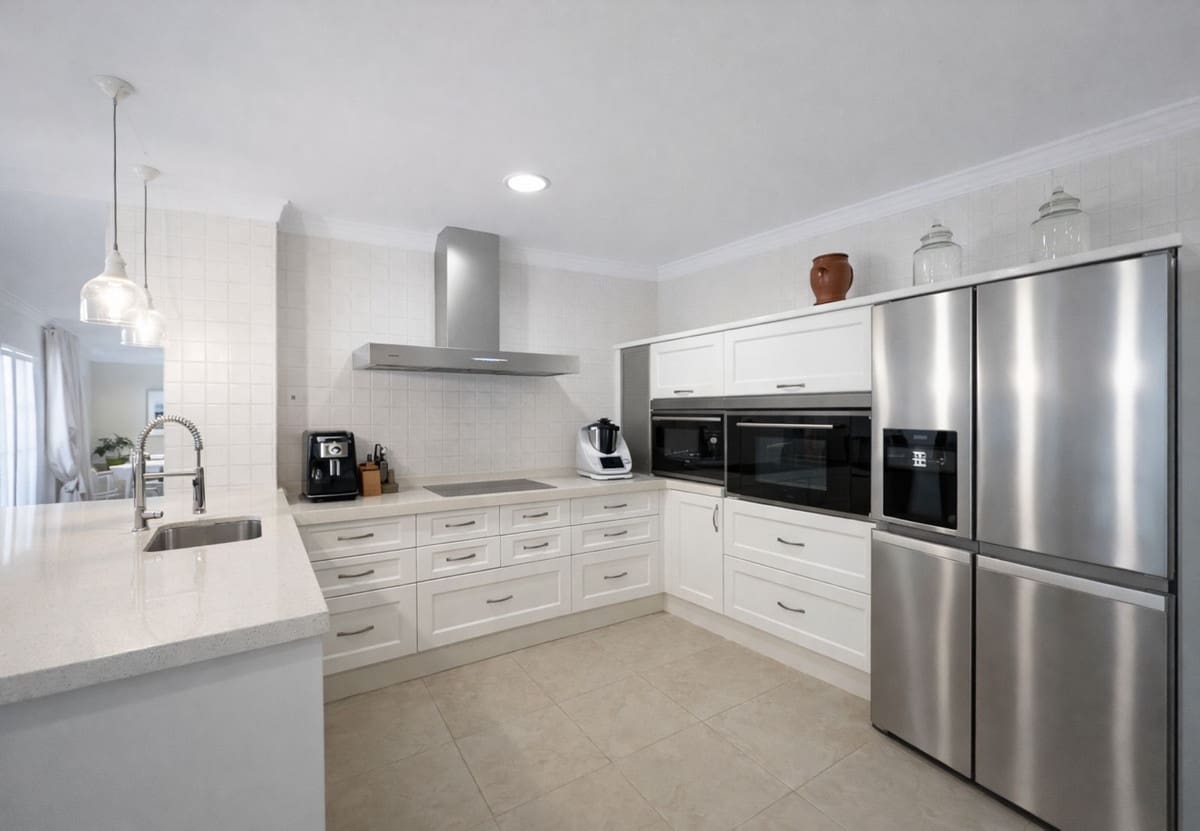 5 sovrum Hus till salu i San Pedro de Alcantara med pool garage - 990 000 € (Ref: 9694146)