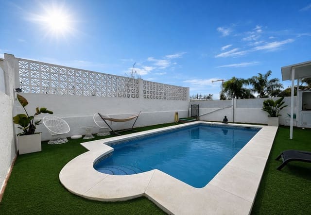 5 makuuhuone Omakotitalo myytävänä paikassa San Pedro de Alcantara, Marbella mukana uima-altaan 
autotalli - 990 000 € (Ref: 9694146)