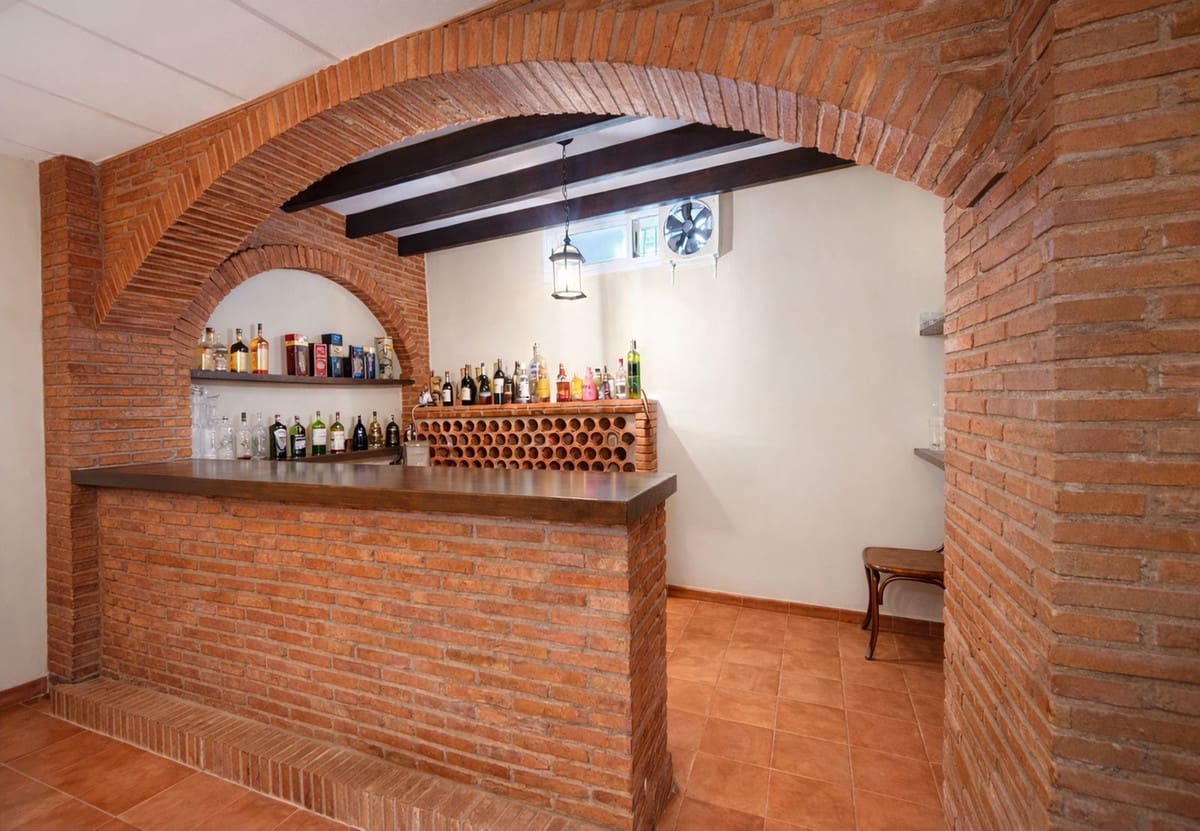 5 sovrum Hus till salu i San Pedro de Alcantara med pool garage - 990 000 € (Ref: 9694146)