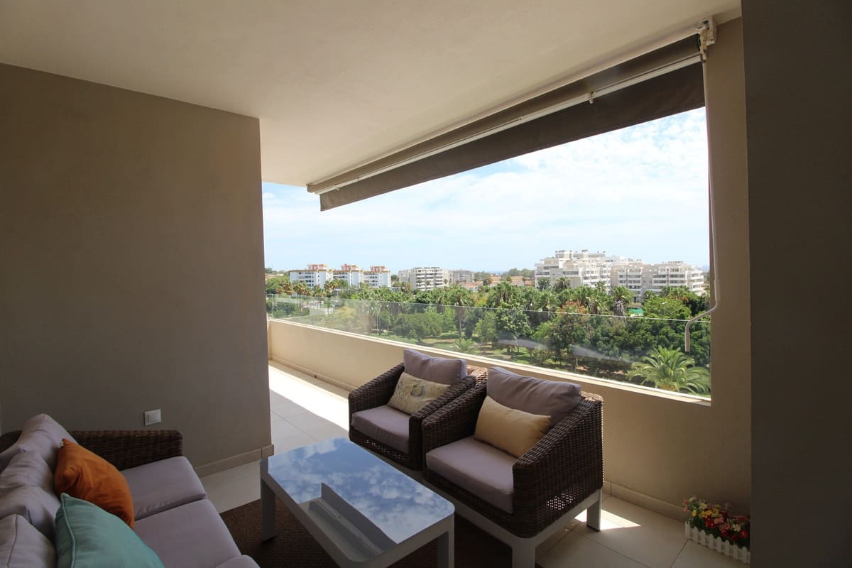 2 bedroom Apartment for sale in Nueva Andalucia with pool garage - € 435,000 (Ref: 9694147)