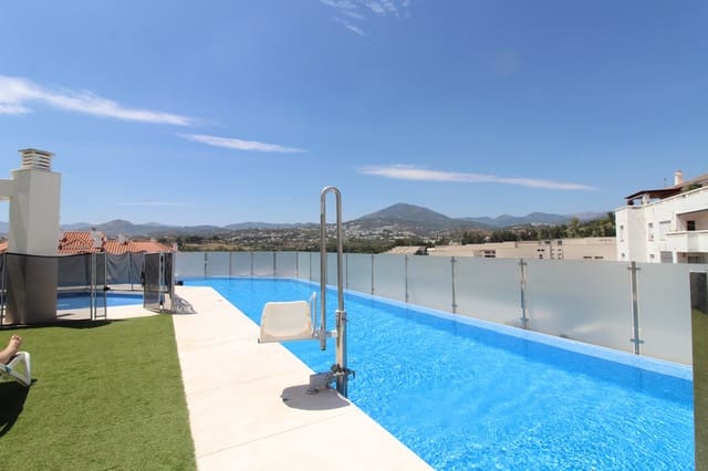 2 chambre Appartement à vendre à Nueva Andalucia, Marbella avec piscine garage - 435 000 € (Ref: 9694147)