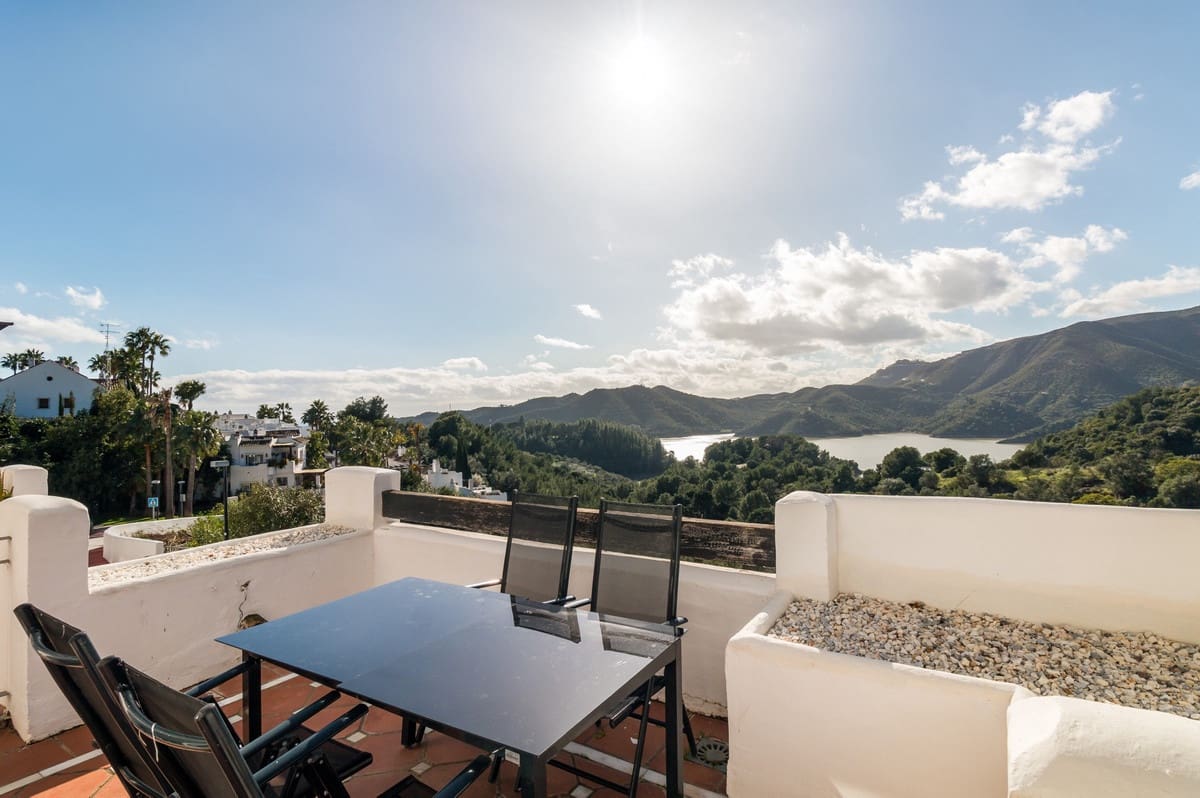 2 soveværelse Semi-Rækkehus til salg i Istan med garage - € 565.000 (Ref: 9694149)