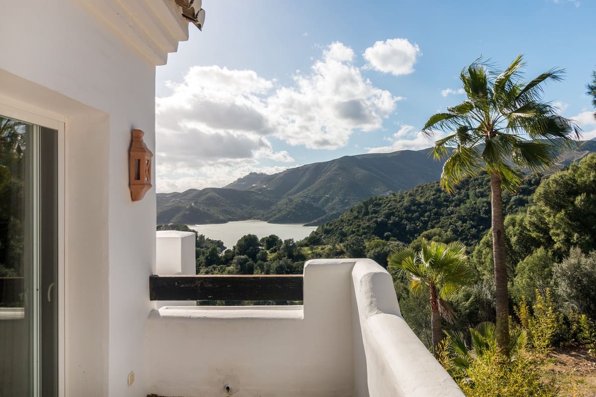 2 soveværelse Semi-Rækkehus til salg i Istan med garage - € 565.000 (Ref: 9694149)