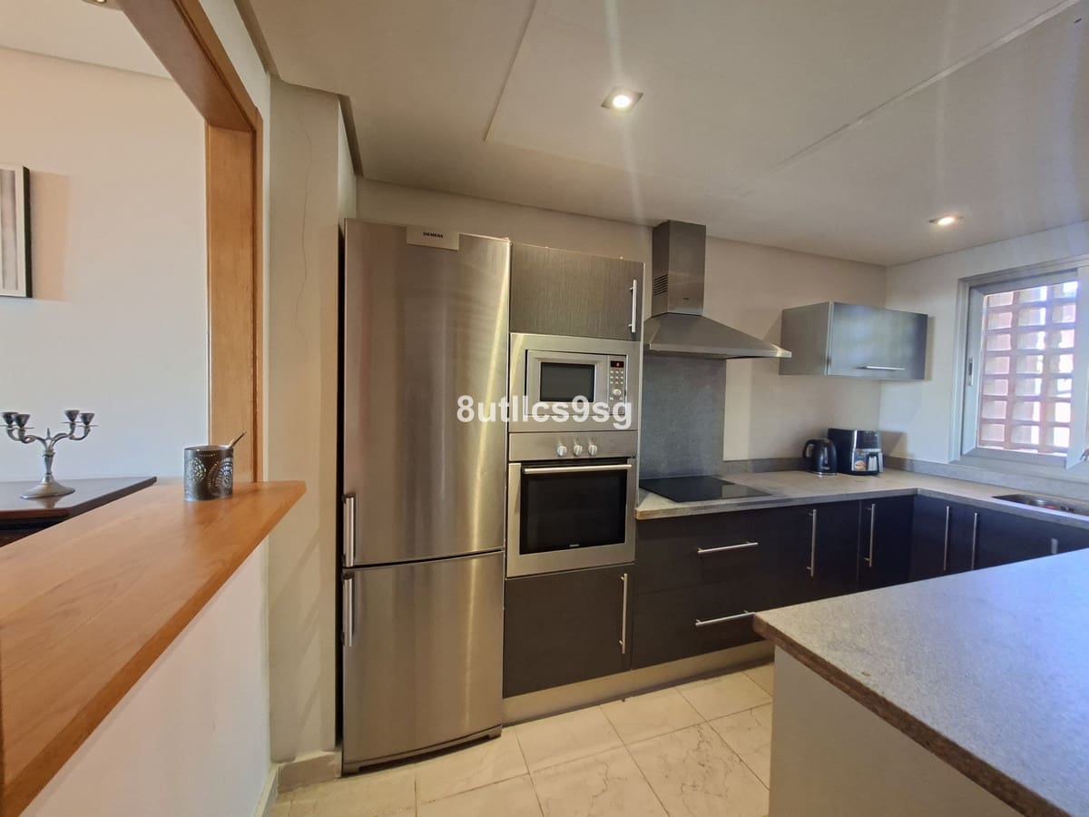 2 soveværelse Byhus til salg i Manilva med swimmingpool garage - € 479.000 (Ref: 9694150)