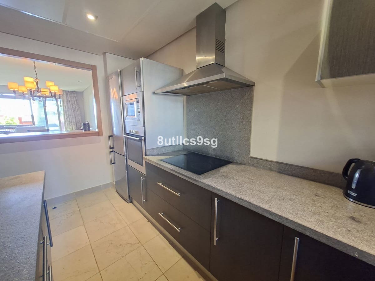 2 soveværelse Byhus til salg i Manilva med swimmingpool garage - € 479.000 (Ref: 9694150)